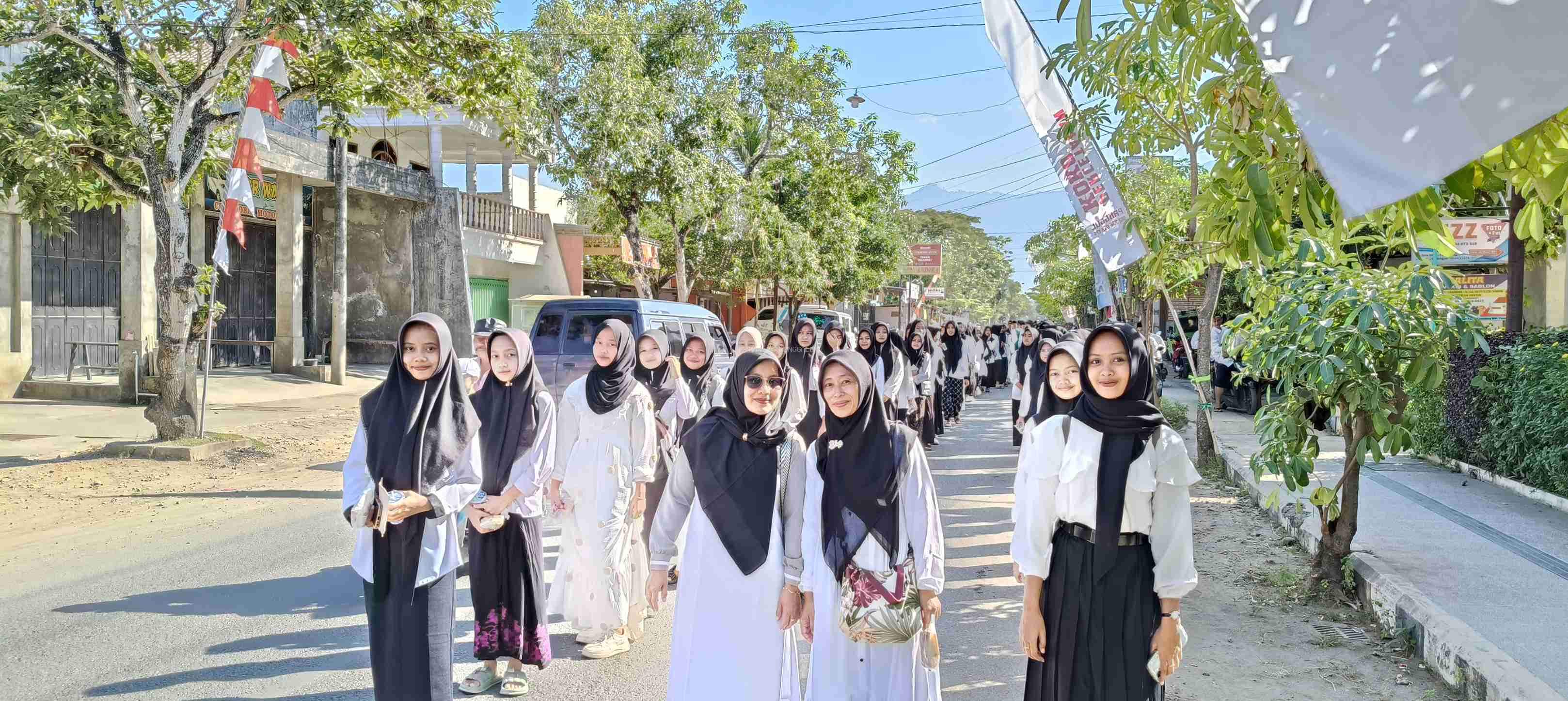Madrasah Menolak Judi Online, Menjadi Pesan Saat Siswa MAN 2 Trenggalek Ikuti Pawai Ta'aruf Se-Kecamatan Panggul