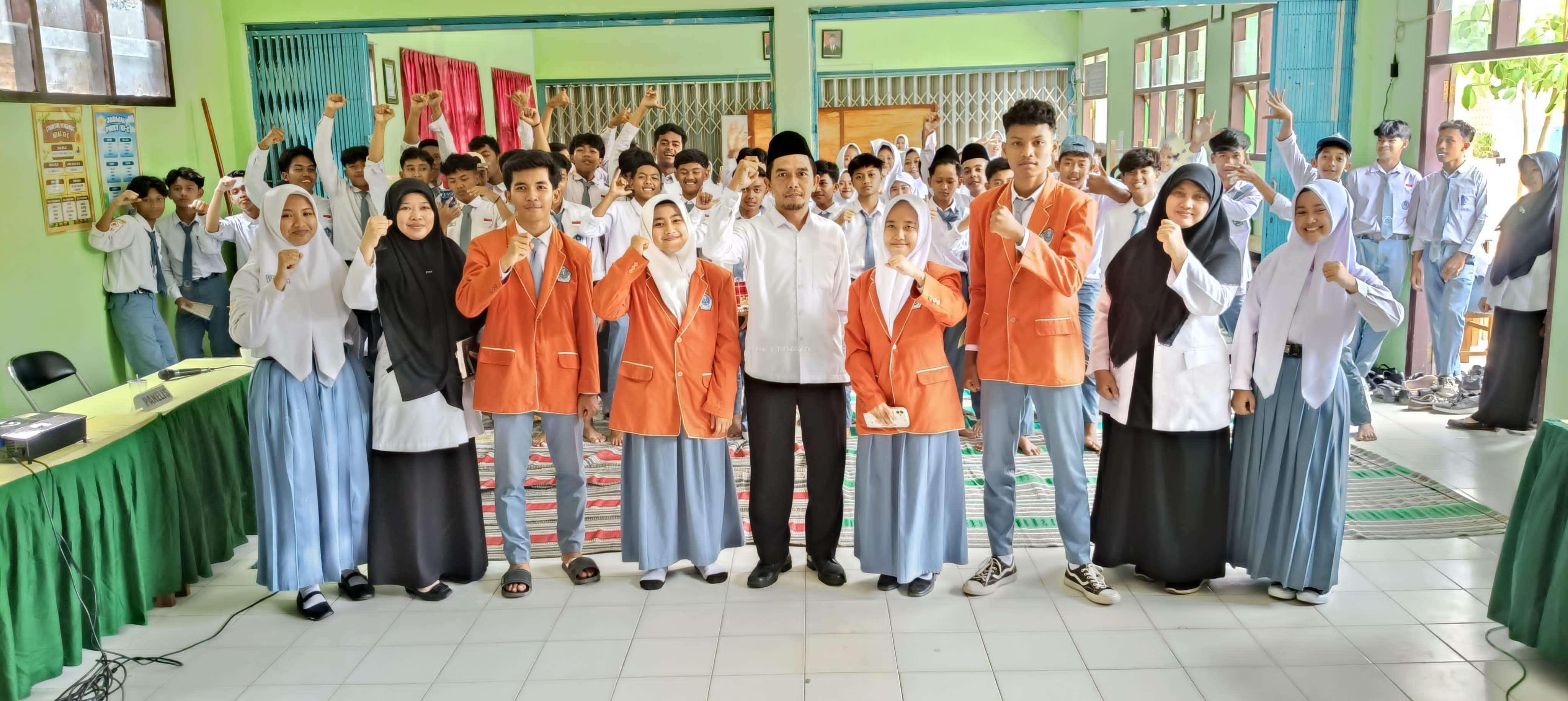 Mengangkat Tema ''Demokrasi Dengan Berpartisipasi'' Debat Kandidat Calon Ketua Dan Wakil Ketua Osim MAN 2 Trenggalek Masa Bhakti 2024/2025