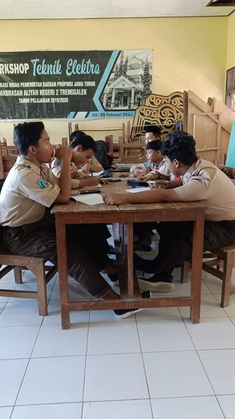 MAN 2 Trenggalek Gelar Kegiatan Vokasi Madrasah Bidang Elektro dan Kelistrikan Setiap Hari Jumat