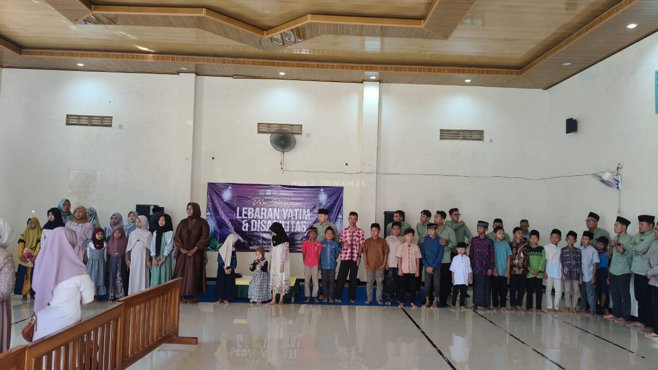 MAN 2 Trenggalek Gelar Santunan Anak Yatim dan Disabilitas dalam Rangka Peringatan Bulan Muharram